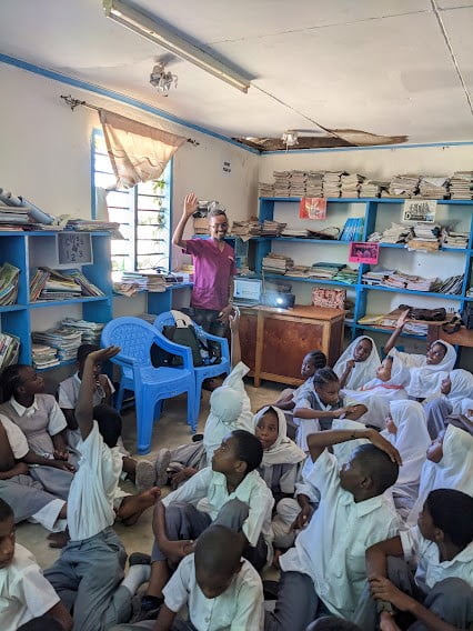 Dr Peterson on a SCAWA session at Wiyoni Primary School – Feb. 2023